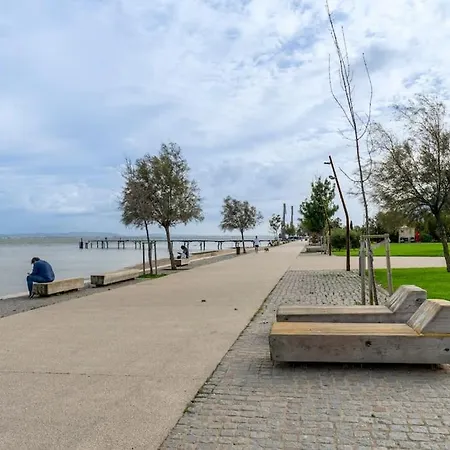Loft Espacoso Com Vista Deslumbrante O Tejo
