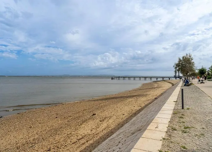 Loft Espacoso Com Vista Deslumbrante O Tejo